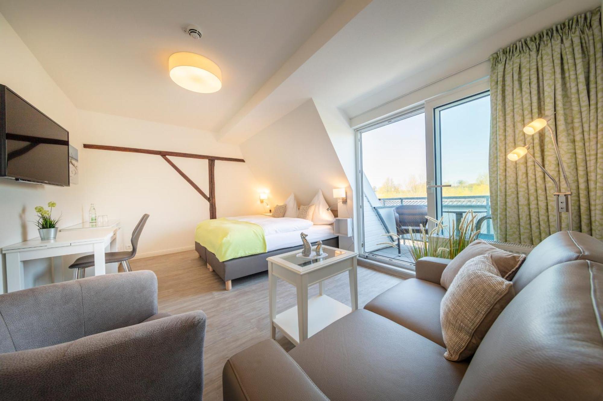 Hofhotel Kraehenberg Groemitz Room photo